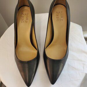 Naturalize Black Leather Pump